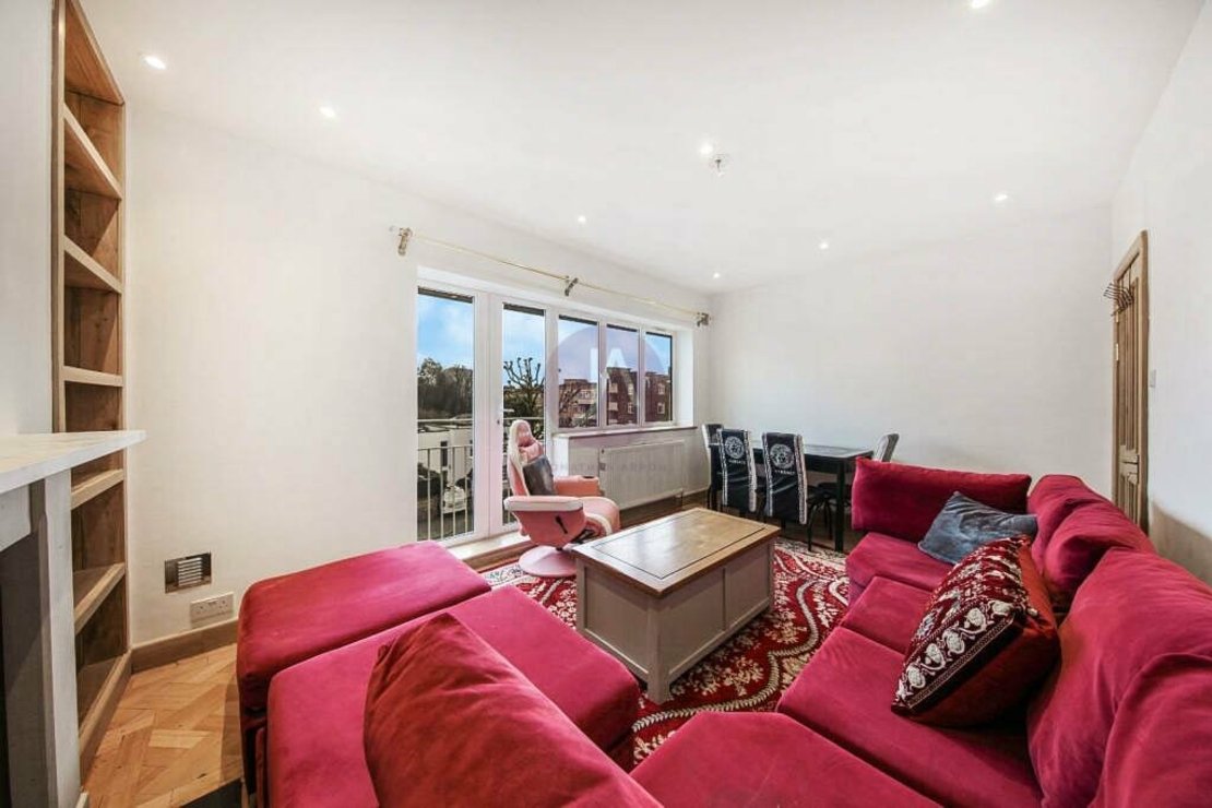 3 bedroom Flat to rent in Warner House-view4