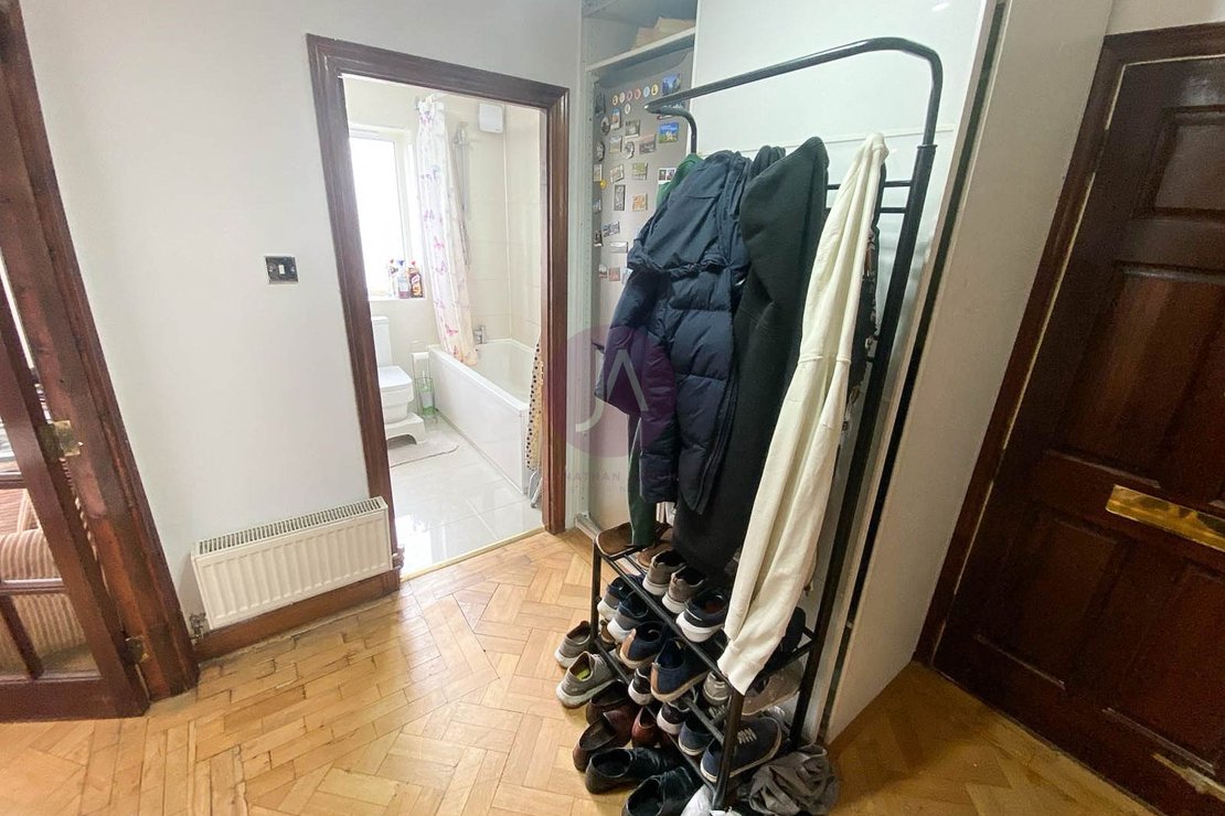 1 bedroom Flat to rent in Warner House-view7