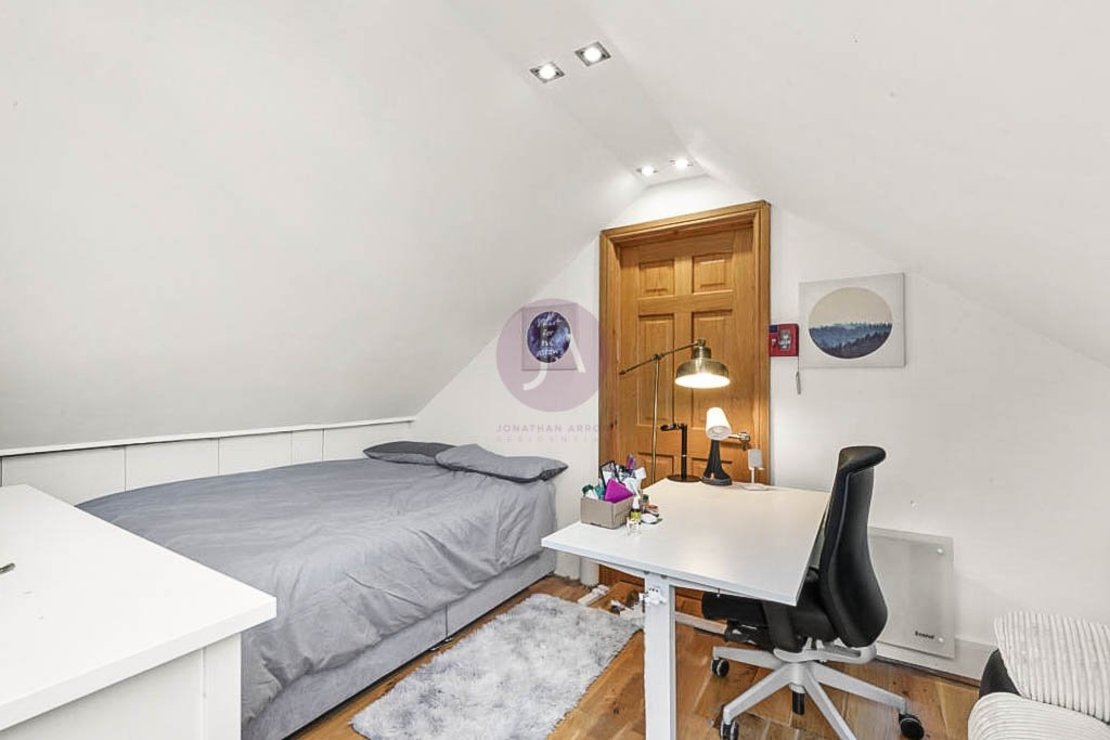 3 bedroom Flat to rent in Warner House-view18