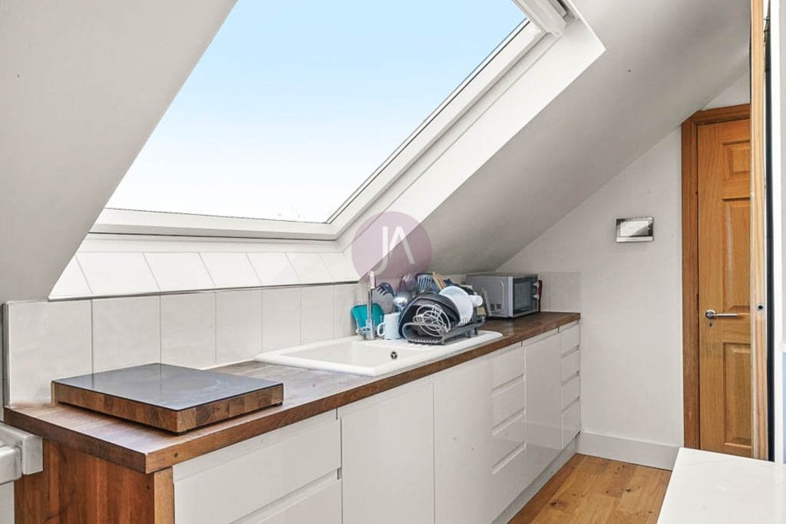 3 bedroom Flat to rent in Warner House-view13