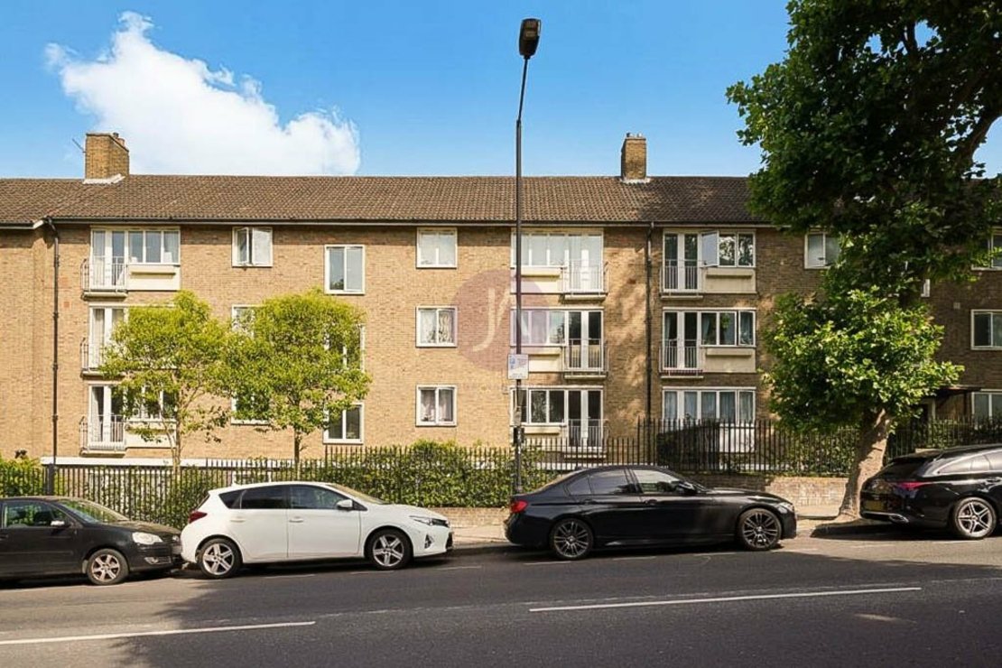 2 bedroom Flat to rent in Warner House-view2