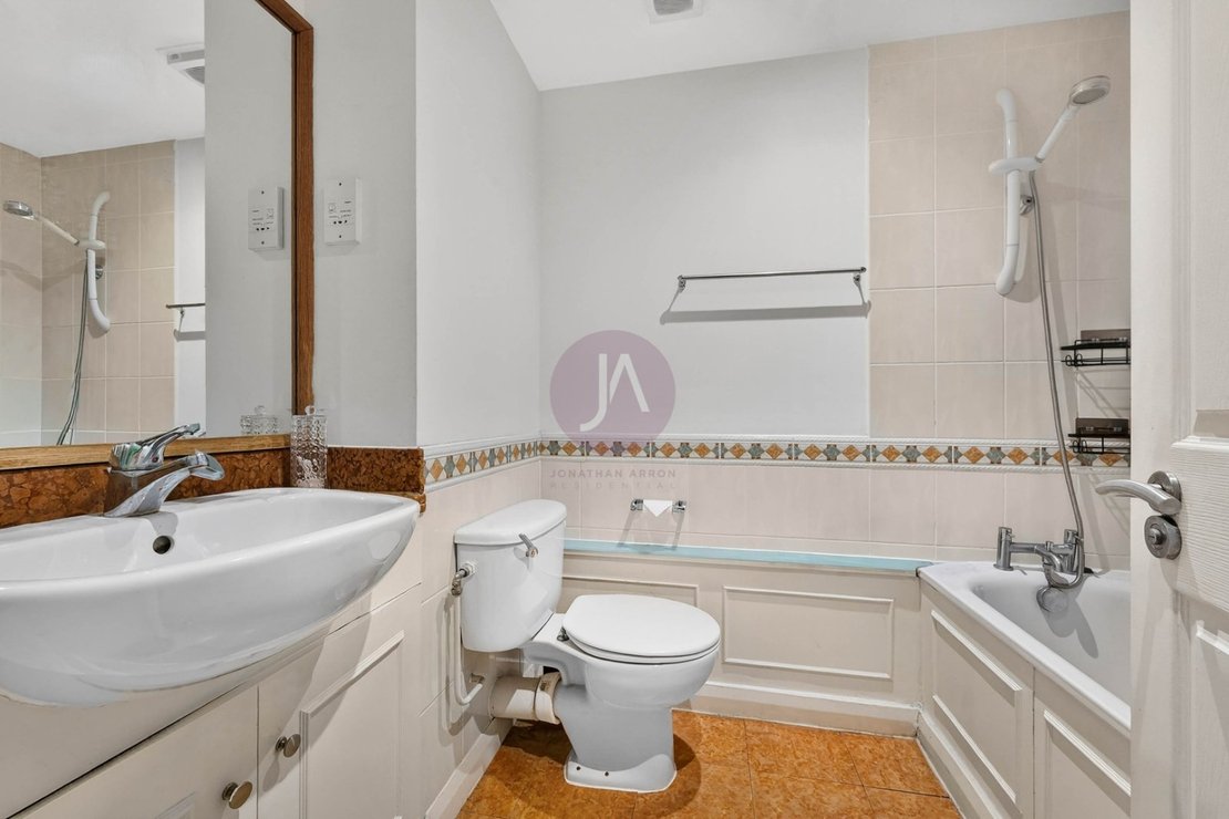 2 bedroom Flat to rent in Waterdale Manor House-view12