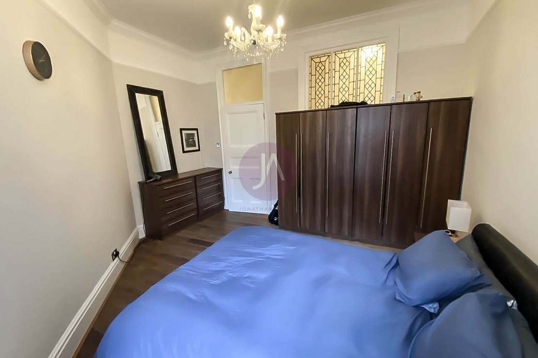 1 bedroom Flat to rent in Westminster Palace Gardens-view6