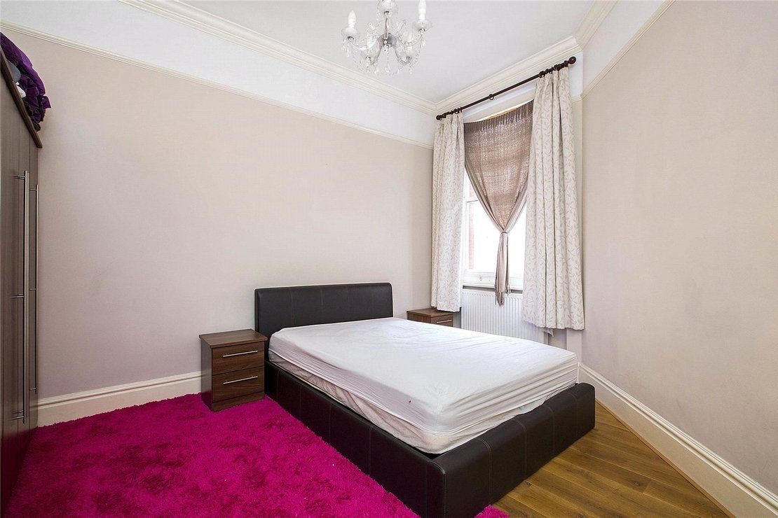 1 bedroom Flat to rent in Westminster Palace Gardens-view5
