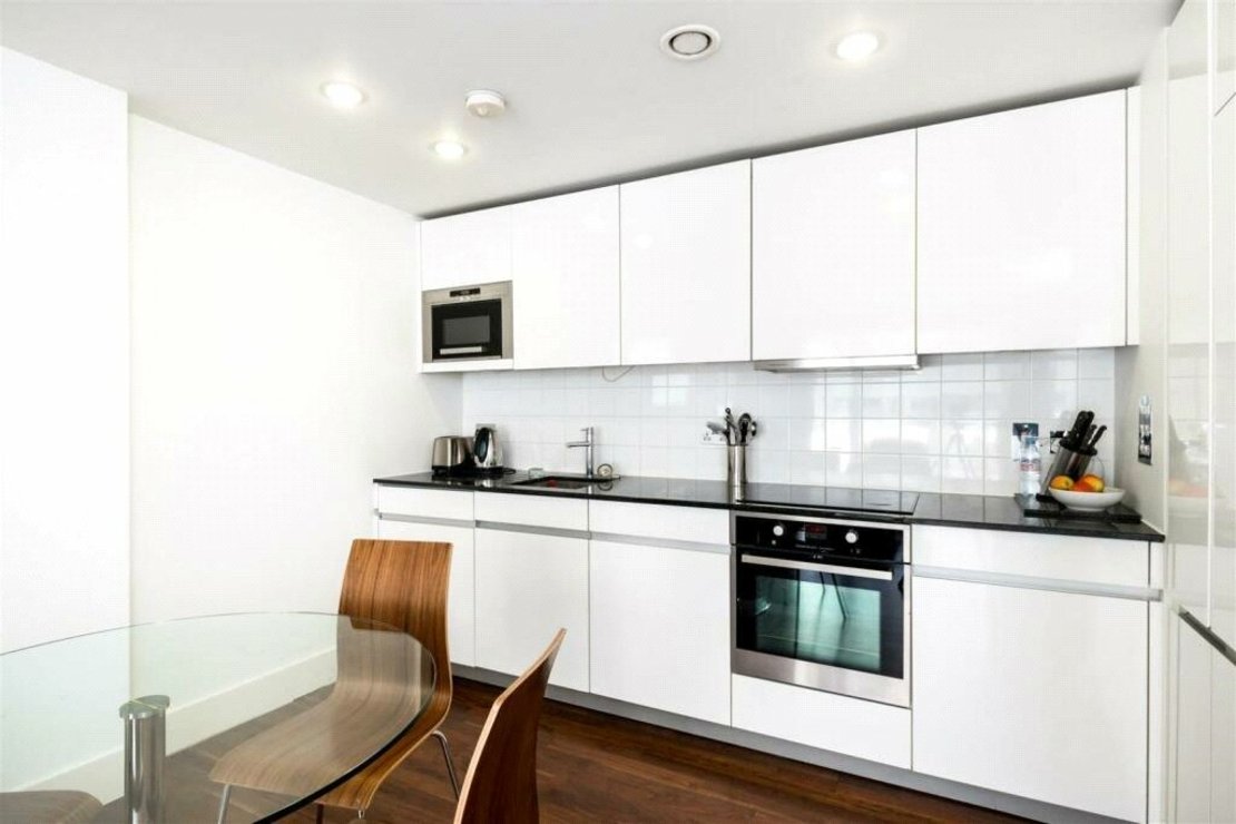 2 bedroom Flat to rent in Weymouth Street-view4