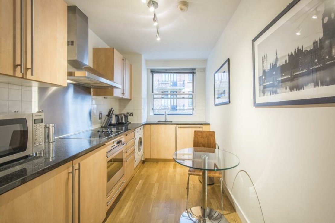 2 bedroom Flat to rent in Weymouth Street-view4