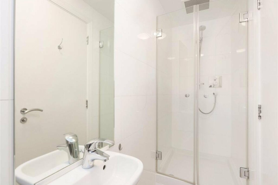3 bedroom Flat to rent in Weymouth Street-view9