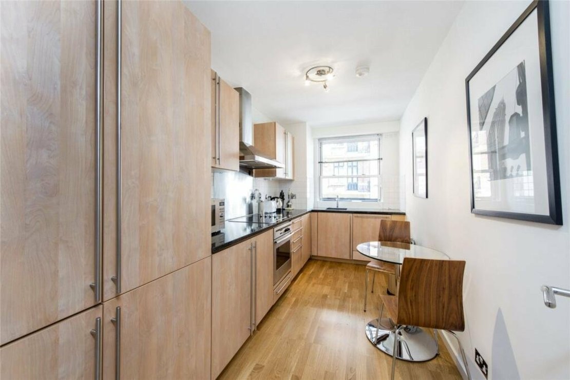 2 bedroom Flat to rent in Weymouth Street-view3