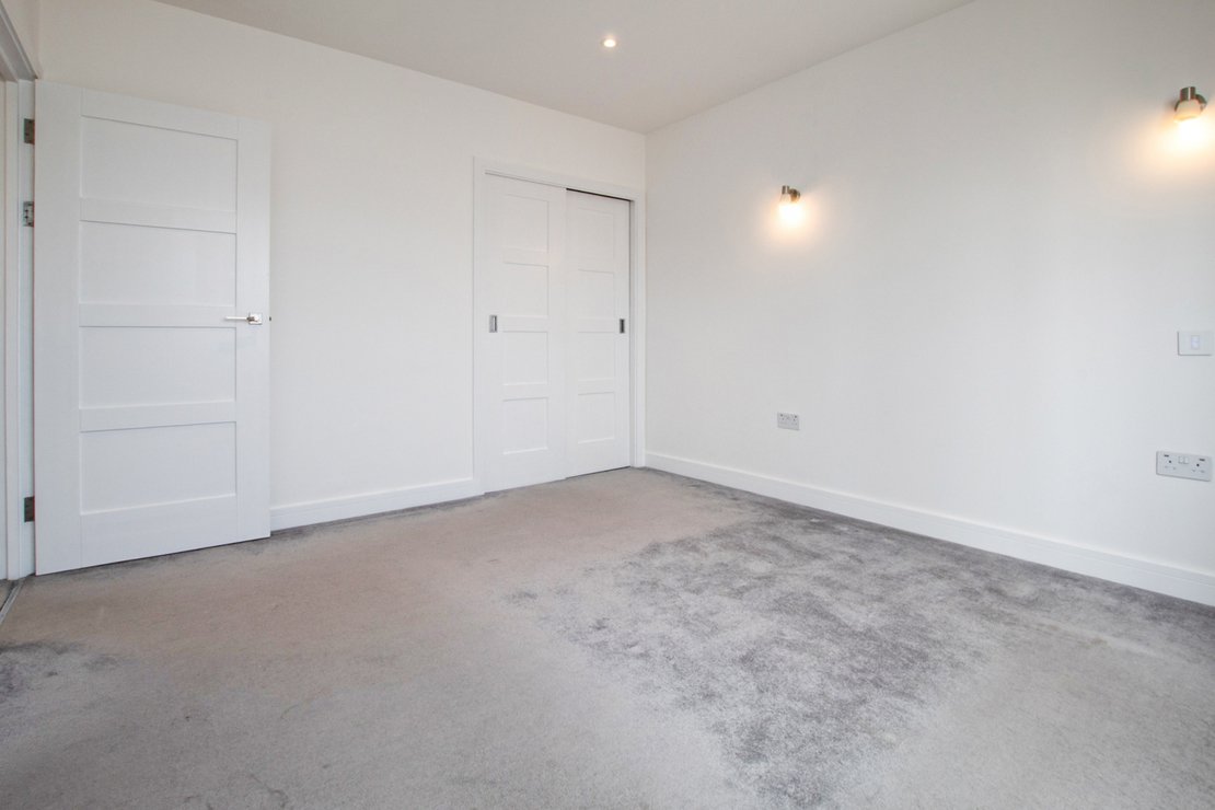 2 bedroom House to rent in Whittlebury Mews-view5