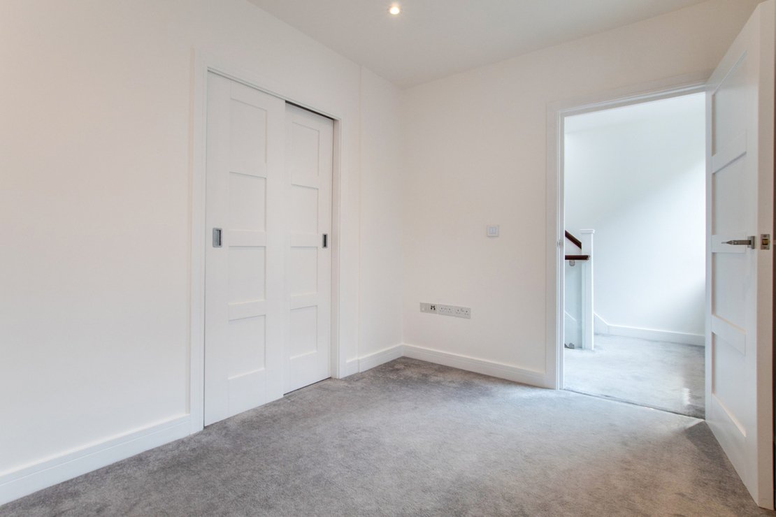 2 bedroom House to rent in Whittlebury Mews-view6