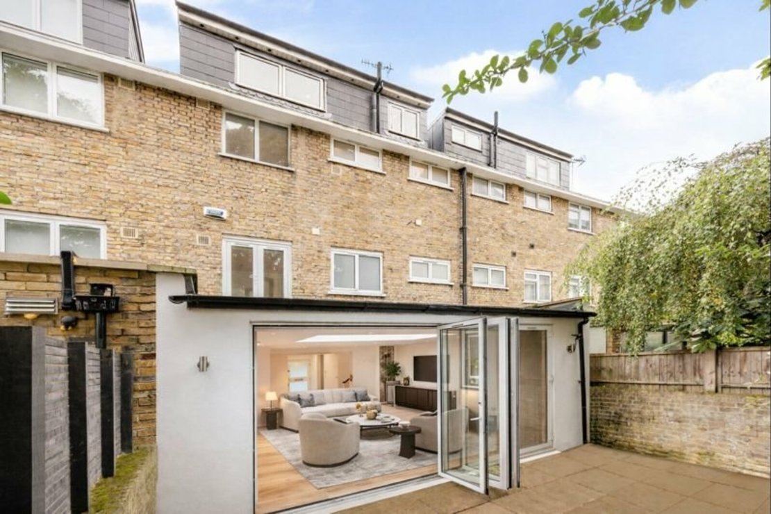 5 bedroom House to rent in Woronzow Road-view16