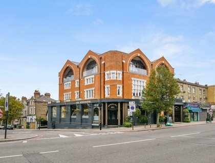 2 bedroom Flat for sale in 206 Archway Road-List2010