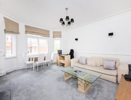 2 bedroom Flat for sale in Aberdeen Court-List606