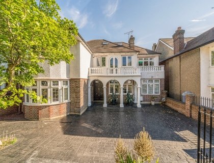 5 bedroom House for sale in Alexander Avenue-List2068