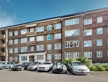 3 bedroom Flat for sale in Avenue Close-List1965
