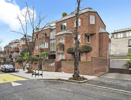 4 bedroom Maisonette for sale in Avenue Road-List1227