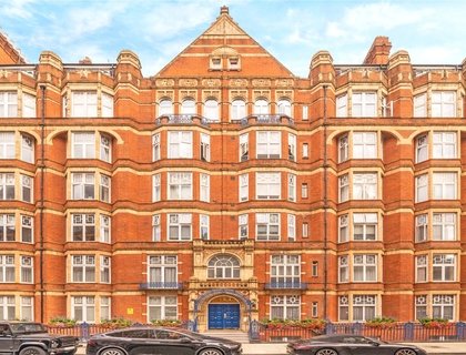 3 bedroom Flat for sale in Bickenhall Mansions-List643