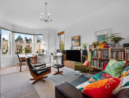 2 bedroom Flat for sale in Cromwell Place-List1981