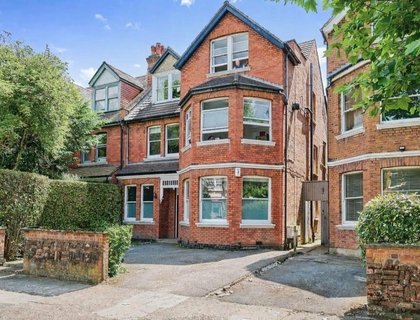 3 bedroom Flat for sale in Dartmouth Road-List1998