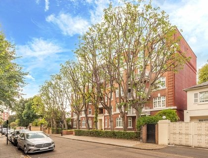 3 bedroom Flat for sale in Elm Tree Court-List1708