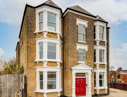 3 bedroom Flat for sale in Gondar Gardens-List1977