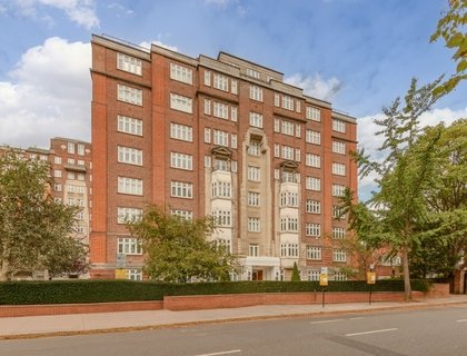 3 bedroom Flat for sale in Grove Hall Court-List1720