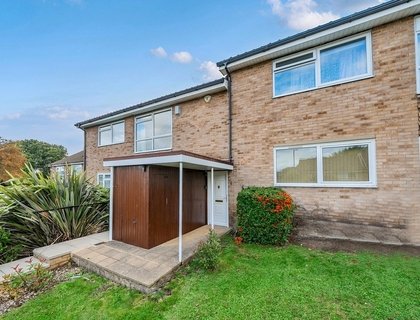 2 bedroom Flat for sale in Heath View-List2053