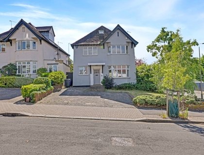 5 bedroom House for sale in Hodford Road-List2083