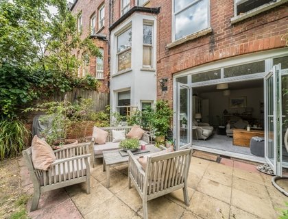 2 bedroom Flat for sale in Jacksons Lane-List2089