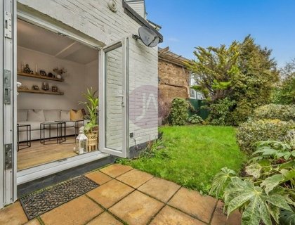 Long Lane, Finchley, London, N3