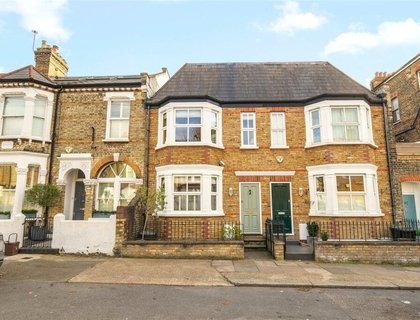3 bedroom House for sale in Mallinson Road-List2055