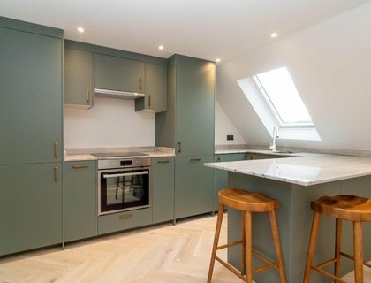 2 bedroom Flat for sale in Melrose Avenue-List1948