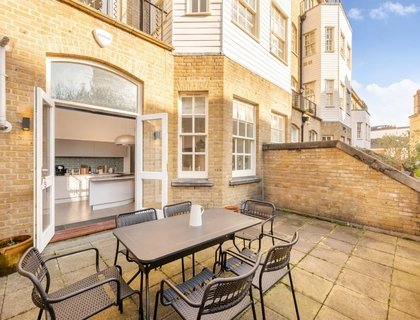 3 bedroom Properties for sale in New End-List1816