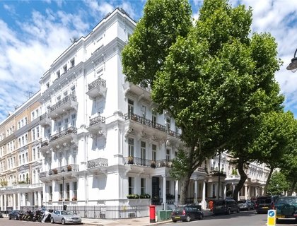 4 bedroom Flat for sale in Queens Gate-List1864
