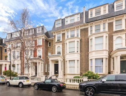 2 bedroom Flat for sale in Randolph Crescent-List487
