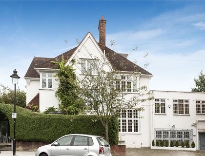 6 bedroom House for sale in Ranulf Road-List125