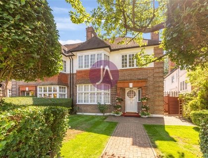 5 bedroom House for sale in Rotherwick Road-List1074