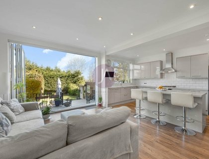 3 bedroom House for sale in The Orchard-List1843