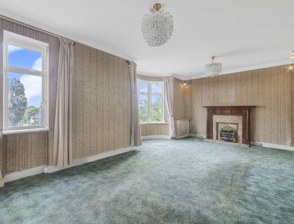 3 bedroom Flat for sale in William Court-List1854
