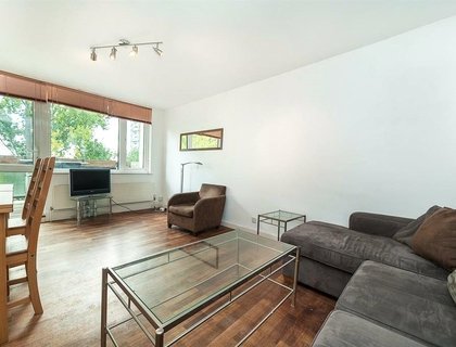 1 bedroom Flat to rent in Aldsworth Close-List1345