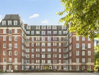 3 bedroom Flat to rent in Apsley House-List1015
