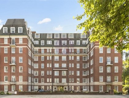 3 bedroom Flat to rent in Apsley House-List1015