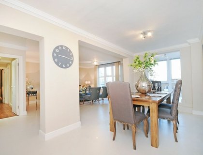 3 bedroom Flat to rent in Boydell Court-List1799