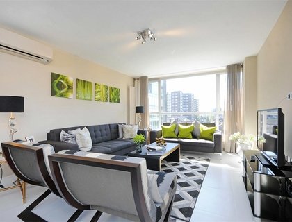 3 bedroom Flat to rent in Boydell Court-List1316