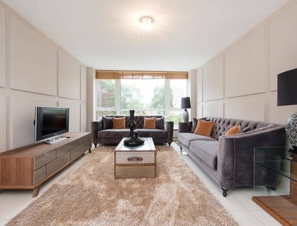3 bedroom Flat to rent in Boydell Court-List1525