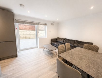 4 bedroom Flat to rent in Brondesbury Road-List2045