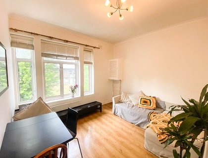 3 bedroom Flat to rent in Brondesbury Road-List2061