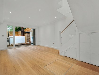 2 bedroom Flat to rent in Chatsworth Road-List1967