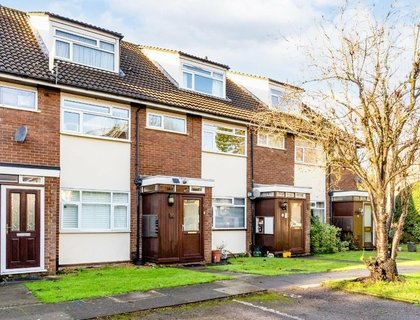 2 bedroom Maisonette to rent in Claire Court-List1975