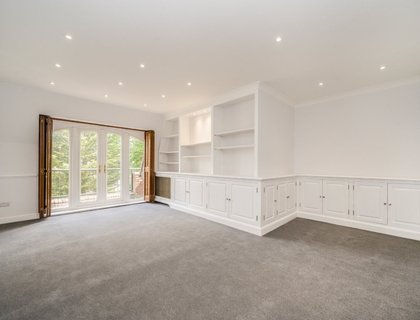 2 bedroom Flat to rent in Clarendon Court-List2064